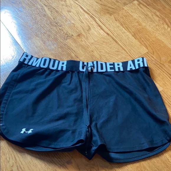 Black shorts - Picture 1 of 3